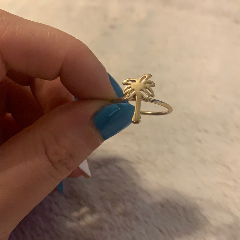 Size 8 palm tree ring